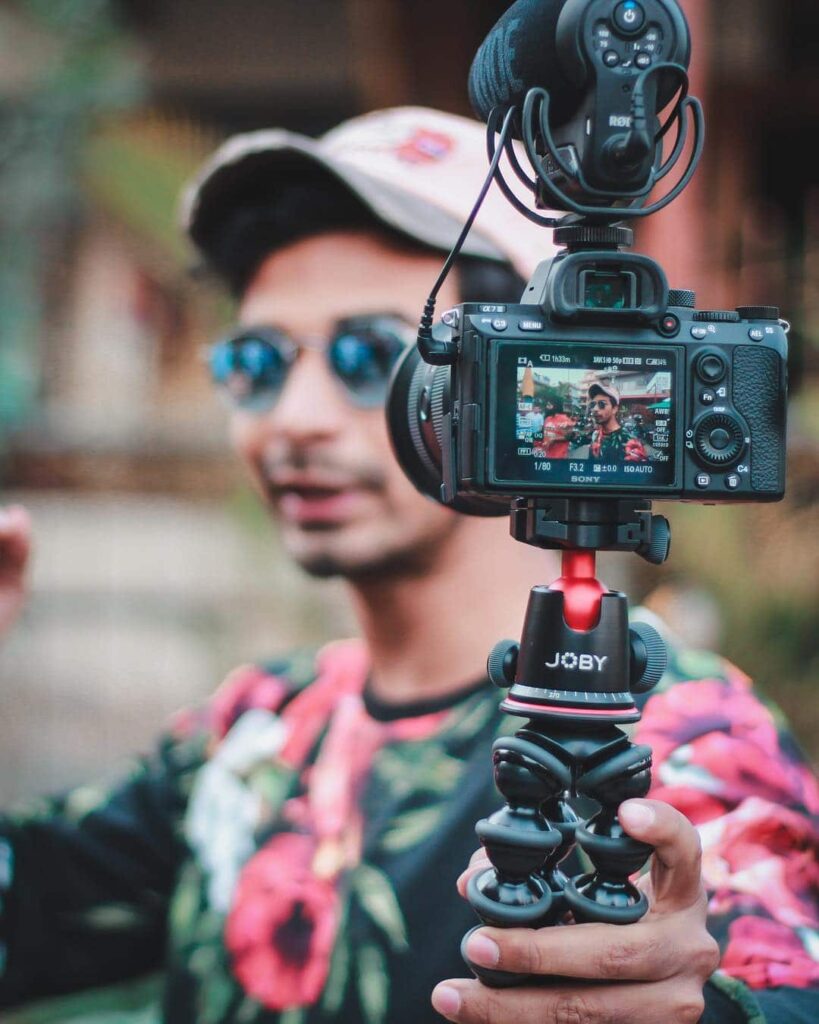 How to Start Vlogging - Vlogging Guide for Beginners - MSK